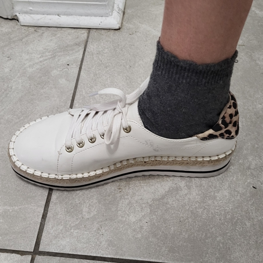 Jennifer Lopez sneaker shoe size 8.5 White & animal print - Picture 7 of 16